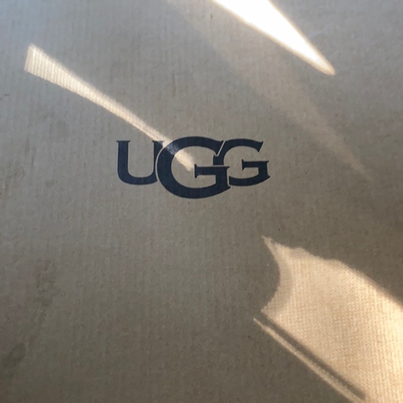 UGG COSMOS MINI BOW SIZE 7 - Picture 2 of 5